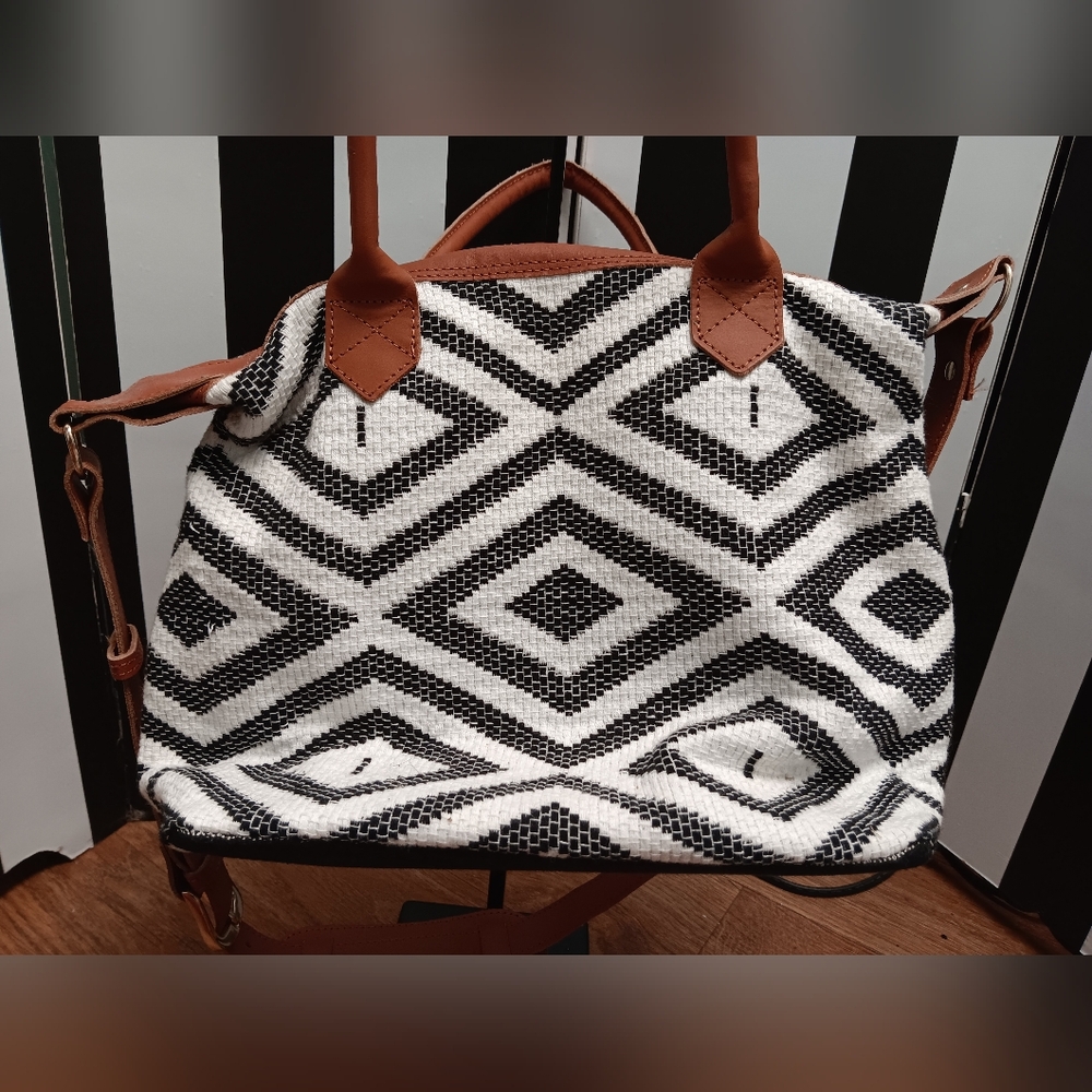 Tribe Alive Woven Purse - Picture 6 of 7